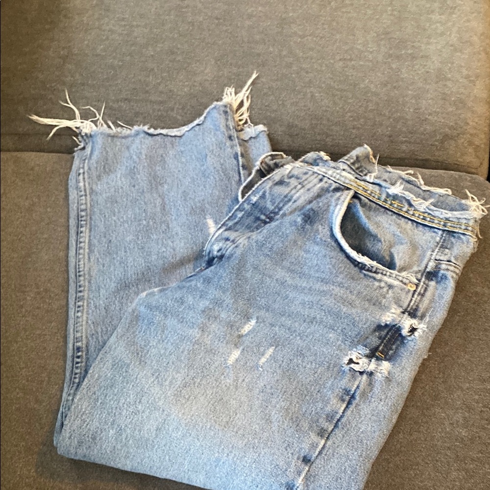 Zara distressed ripped cropped jeans size 4 fringed raw hem